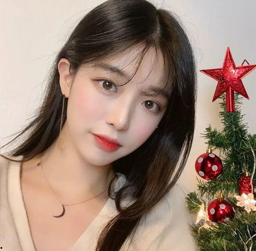 吃瓜抖音网红女两年前,揭秘背后真相与争议”